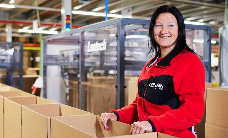 ceva-logistics-warehouse-employee